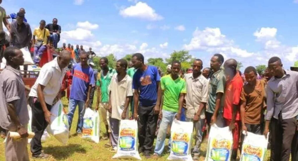 Zambian Striker Fashion Sakala Donates 1,400 Bags of Mealie Meal to Flood Victims